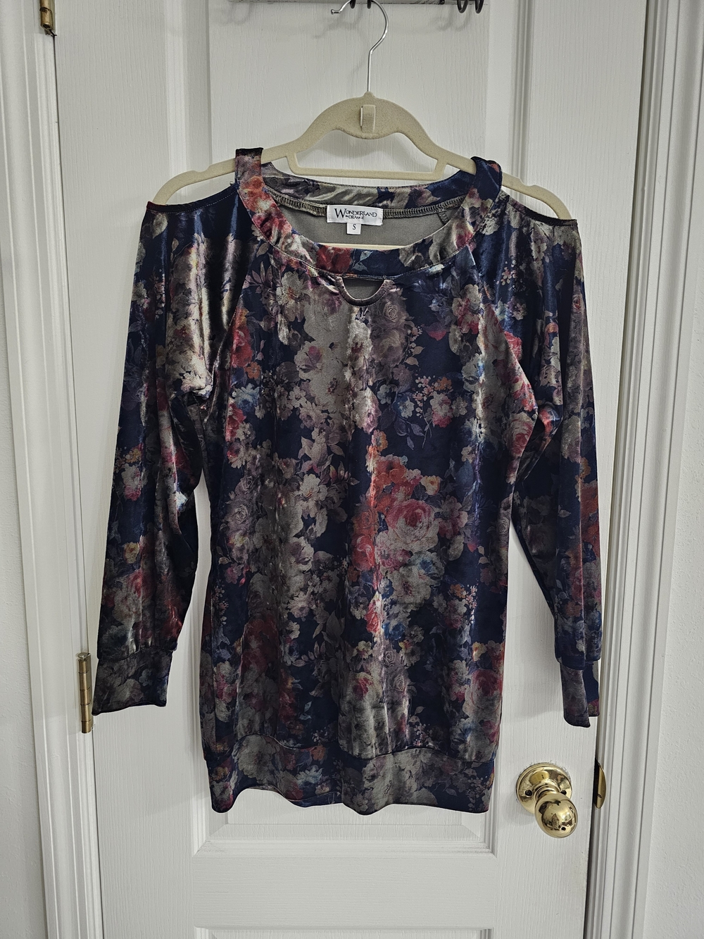 WONDERLAND Navy Floral Velvet Cold-Shoulder Long Sleeve Top